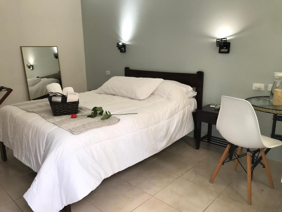 Hostel Cactus Puerto Baquerizo Moreno Zewnętrze zdjęcie